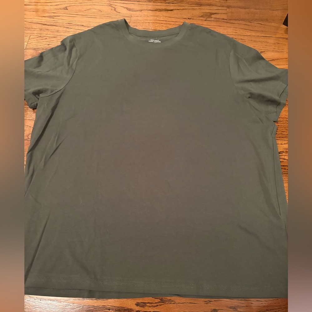 Men's Crew Neck T-Shirt in Olive Green